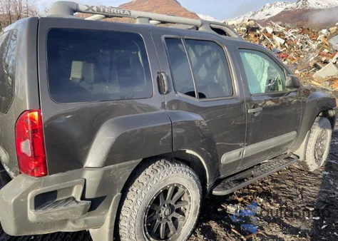 2015 Nissan Xterra Pro-4X z USA, uszkodzony, nr VIN 5N1AN0NW1FN656508